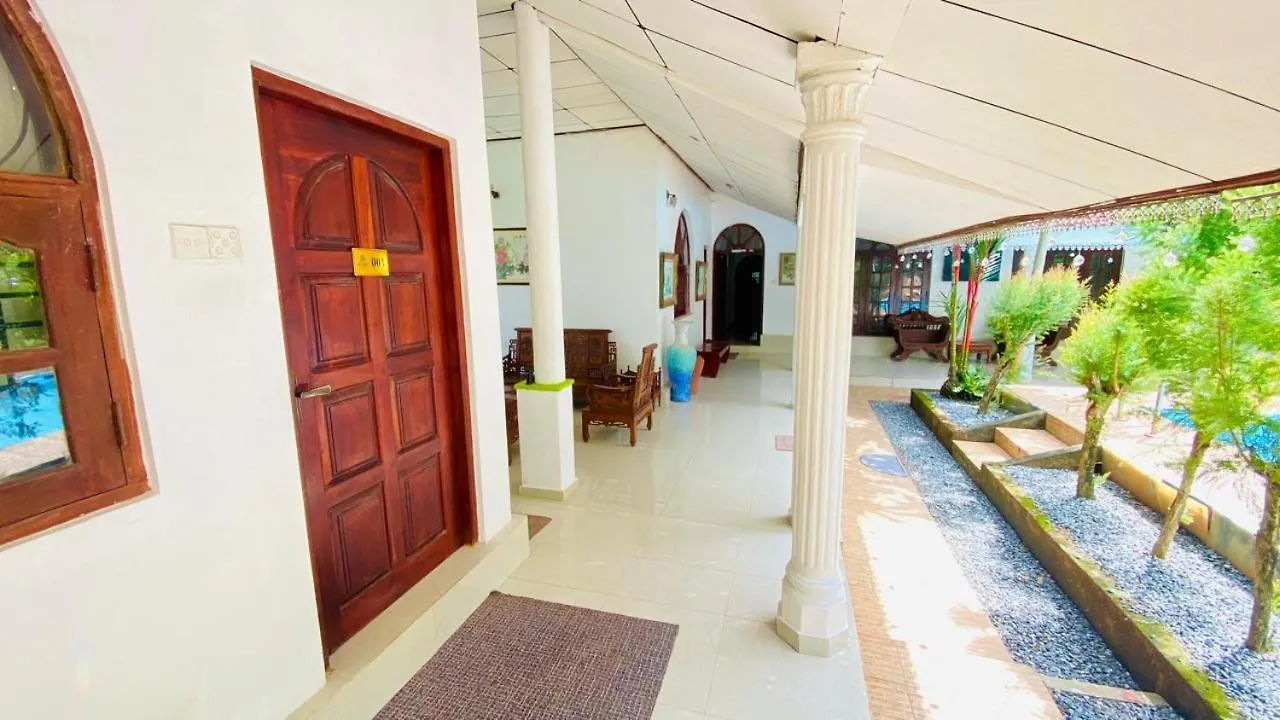 Ayubo Villa Negombo 0*,